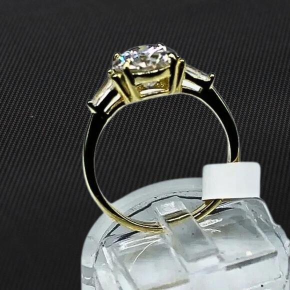 2 Ct Moissanite Engagement Ring Three-Stone Cut Zirconia Accents 18k Gold 6 NWT - Picture 2 of 9